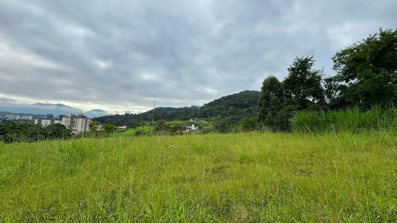 Terreno à venda no Barra do Rio Cerro: 