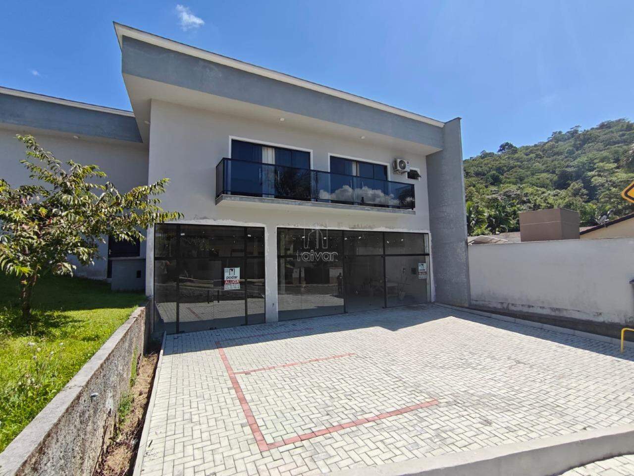 Sala Comercial para aluguel no Czerniewicz: 