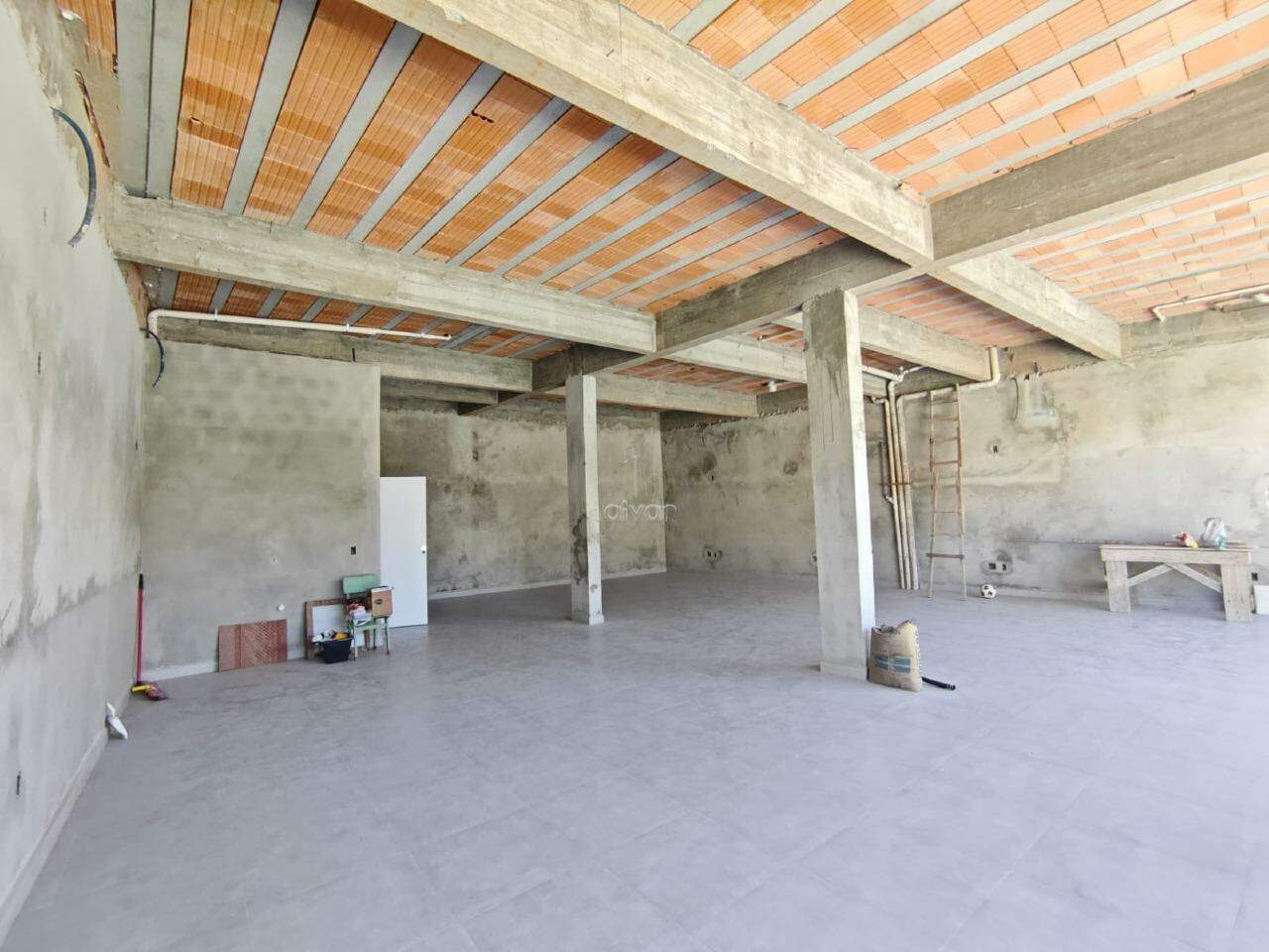 Sala Comercial para aluguel no Czerniewicz: 