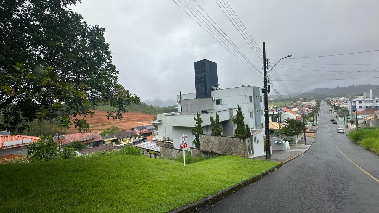 Terreno à venda no Amizade: 
