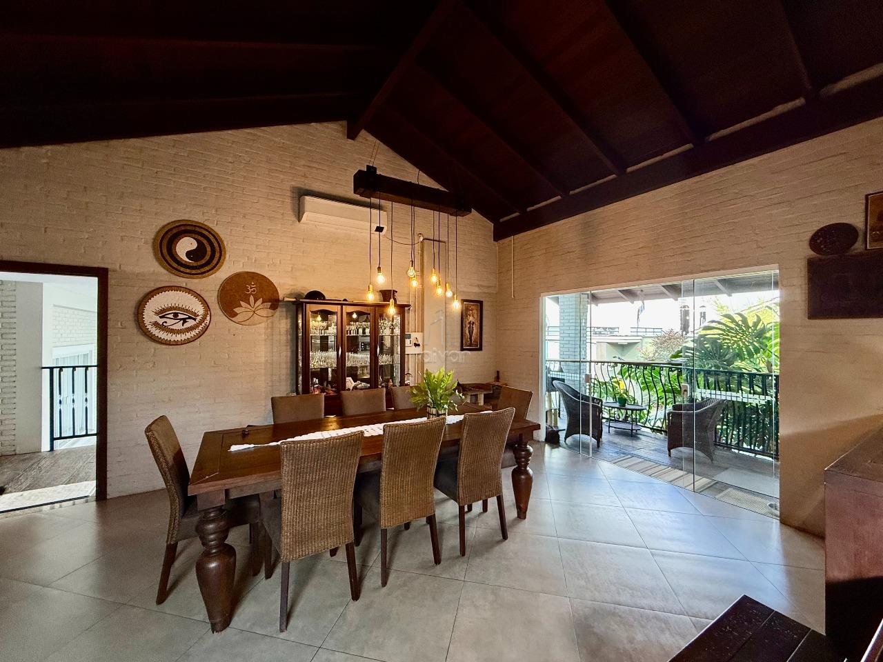 Casa à venda no Centro: 