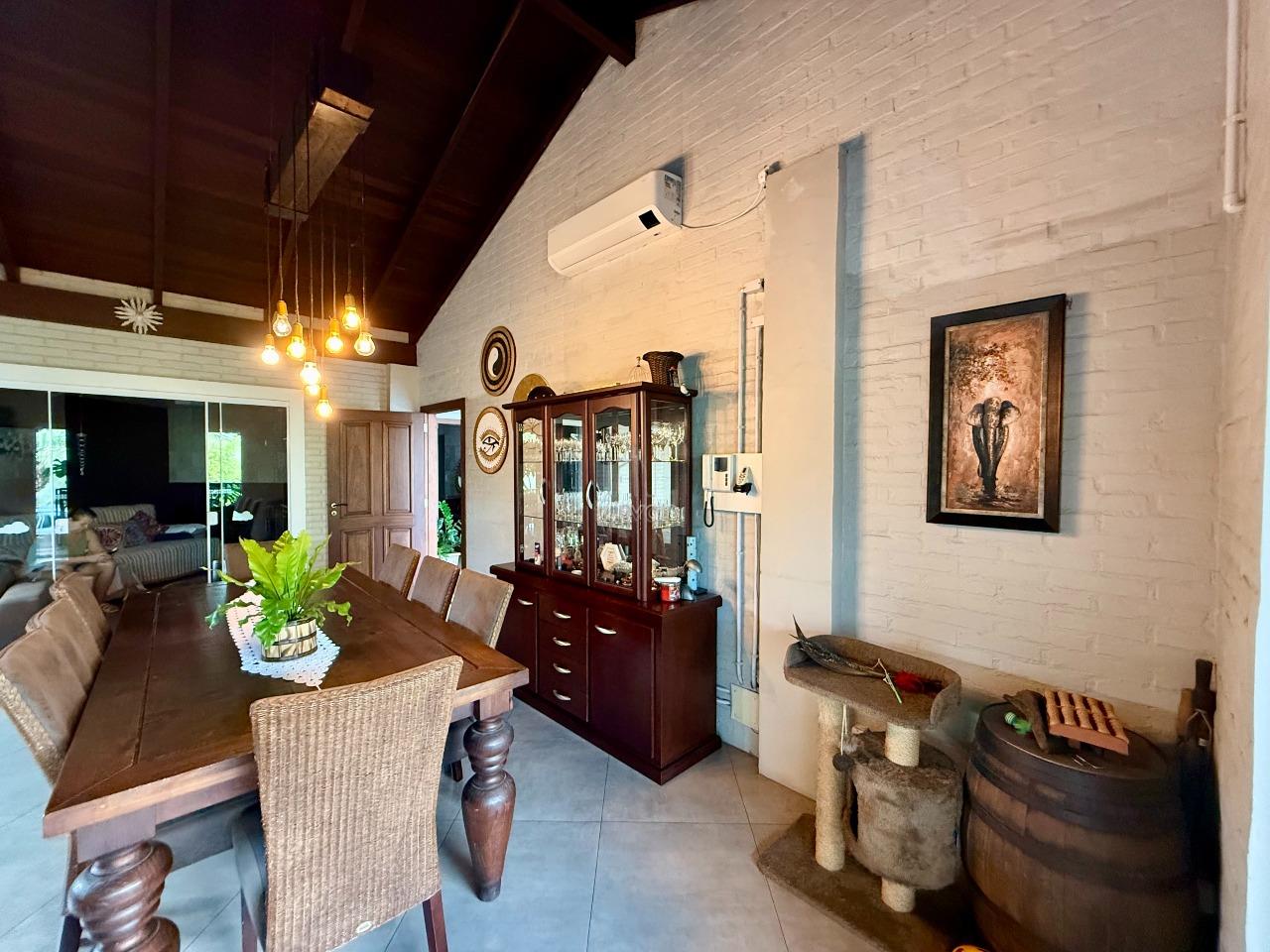 Casa à venda no Centro: 