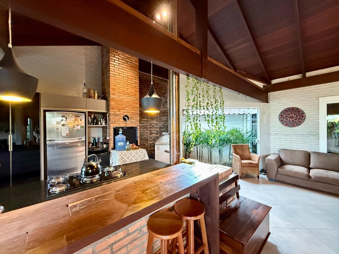 Casa à venda no Centro: 