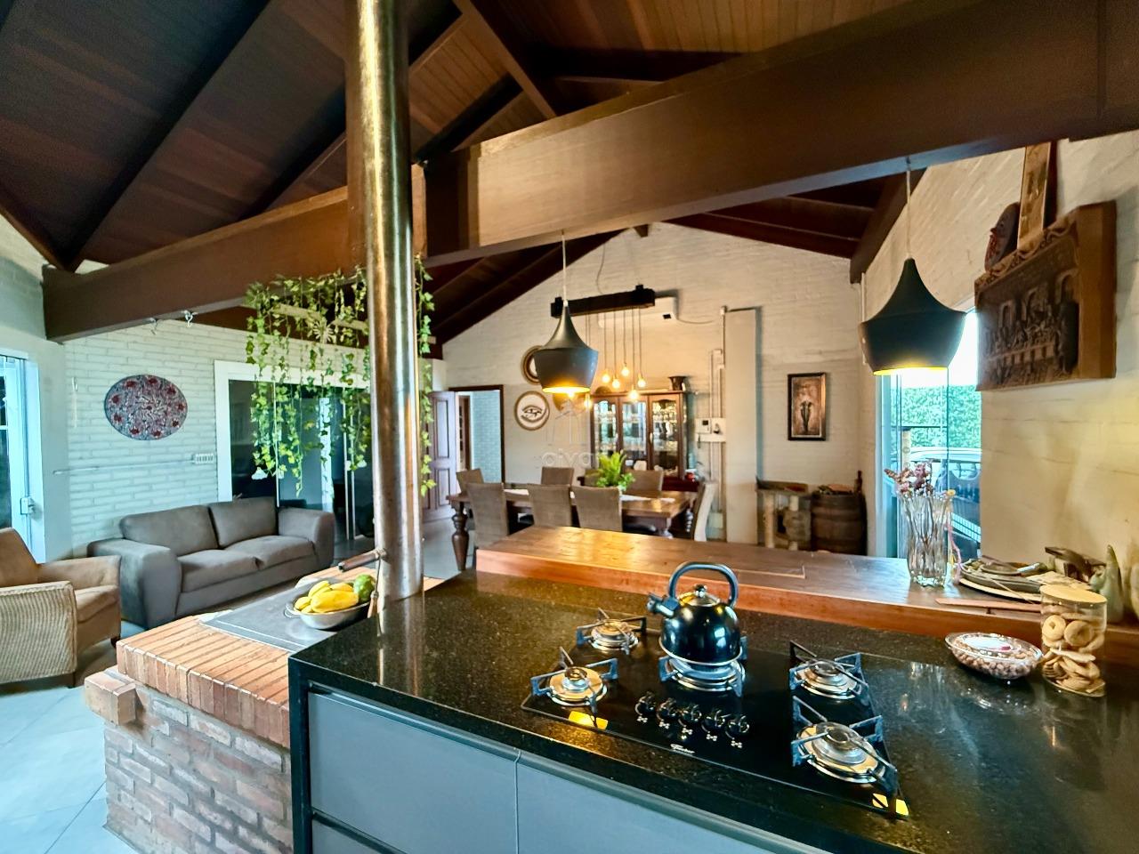 Casa à venda no Centro: 