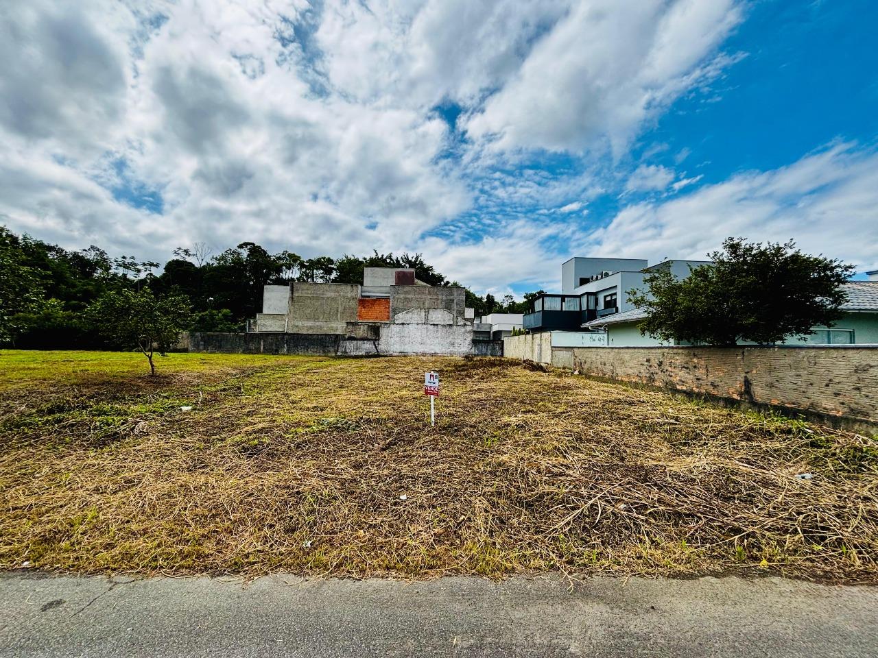 Terreno à venda no Amizade: 