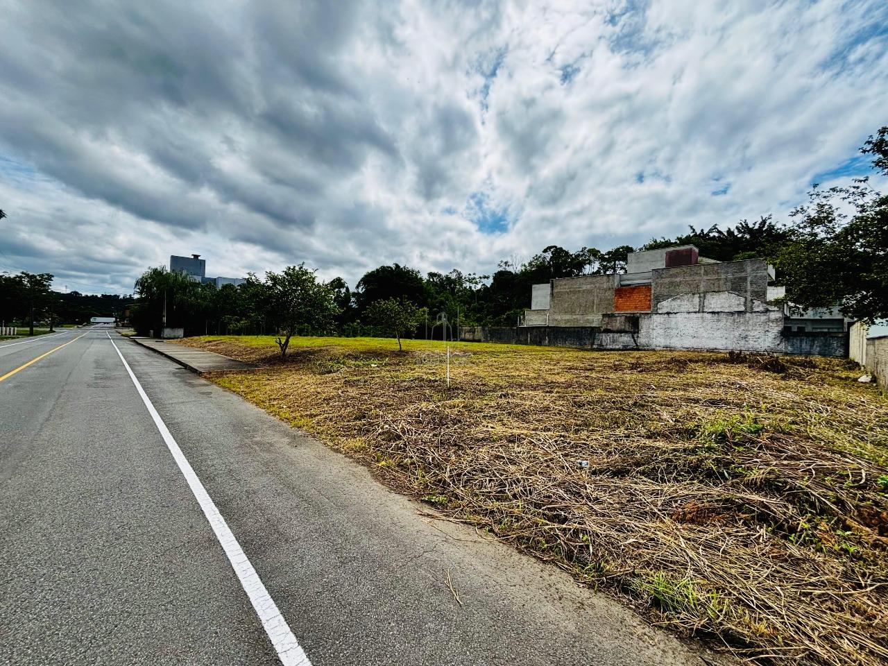 Terreno à venda no Amizade: 