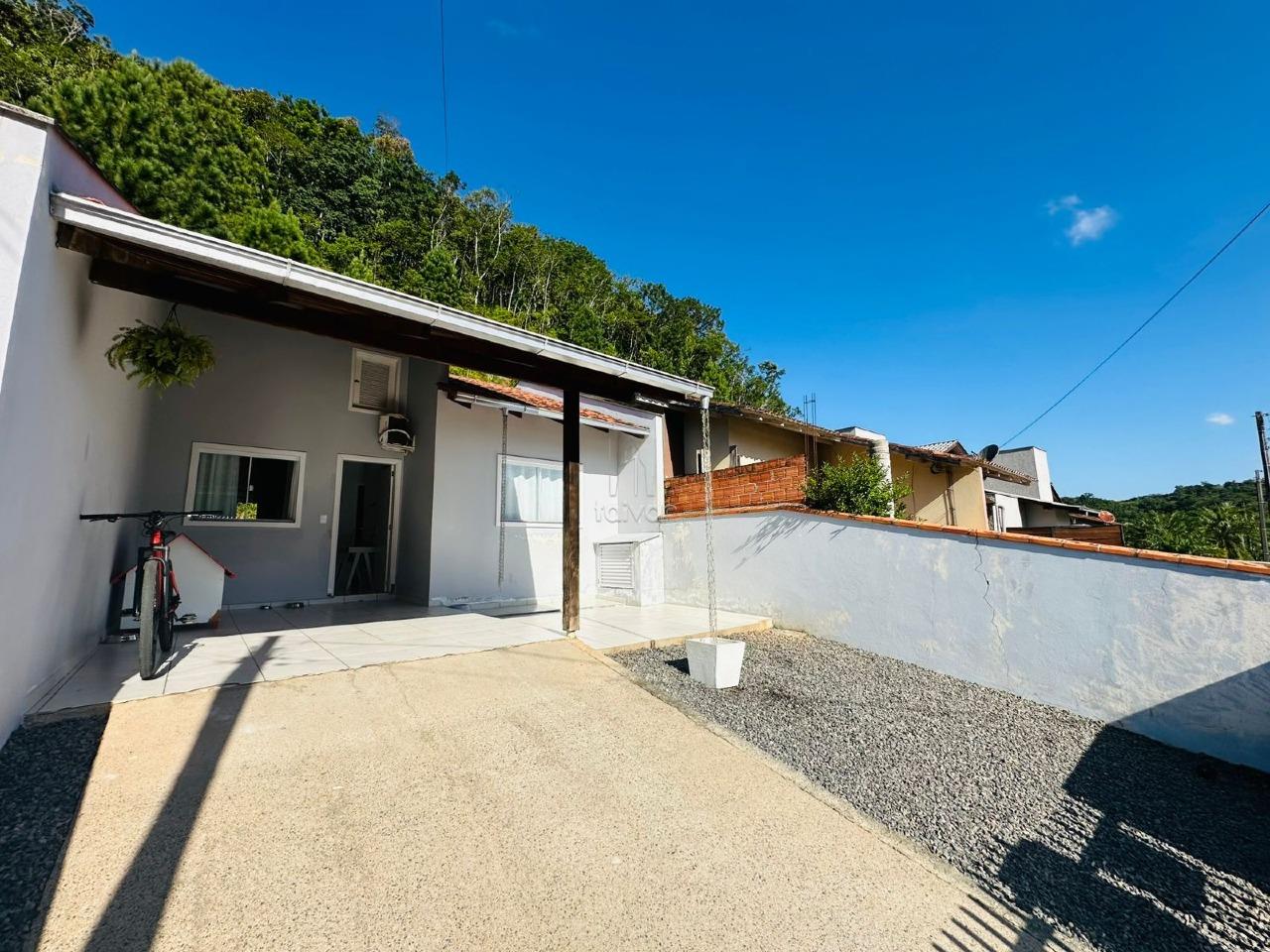 Casa à venda no Três Rios do Norte: 