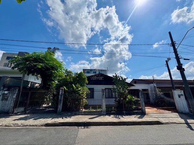 Terreno à venda no Água Verde: 