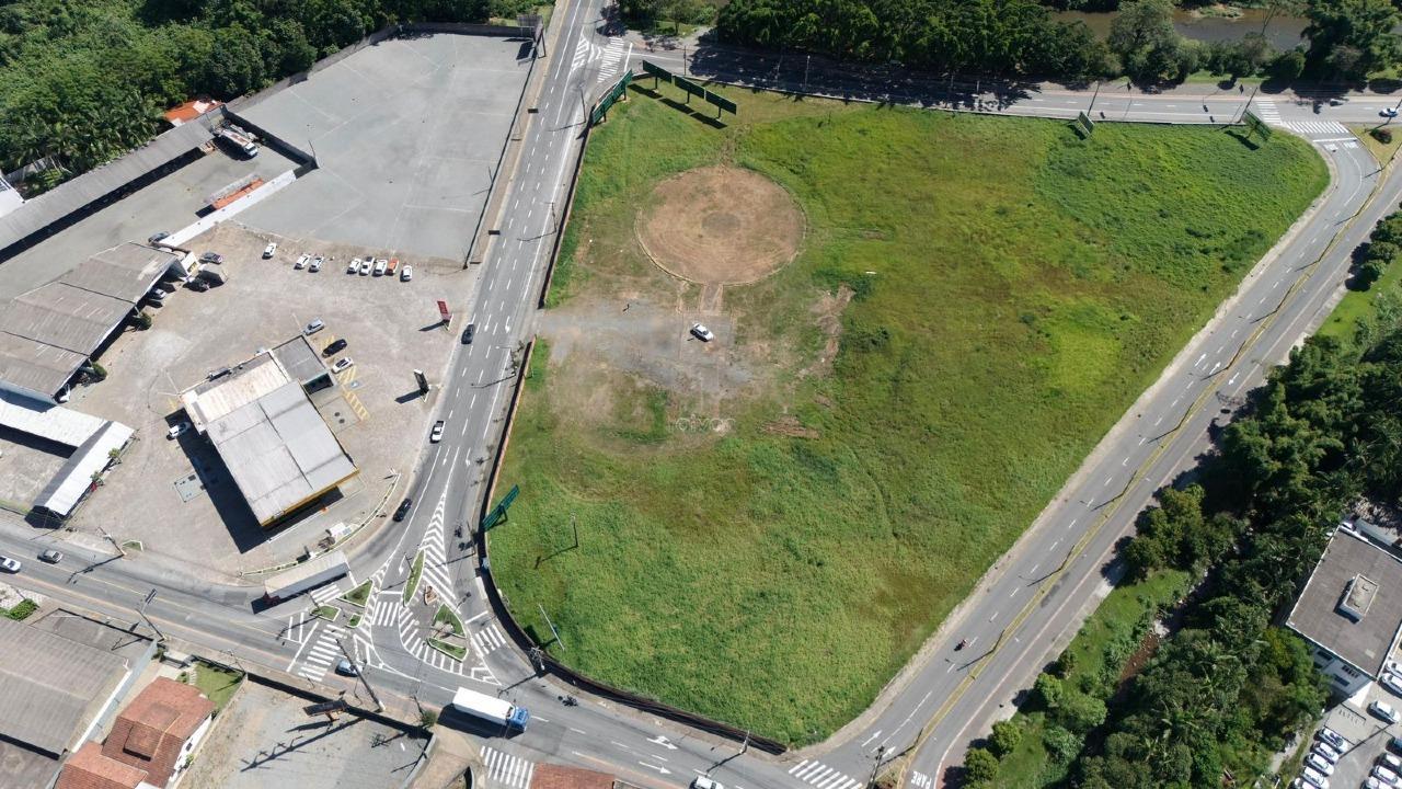 Terreno à venda no Centro: 