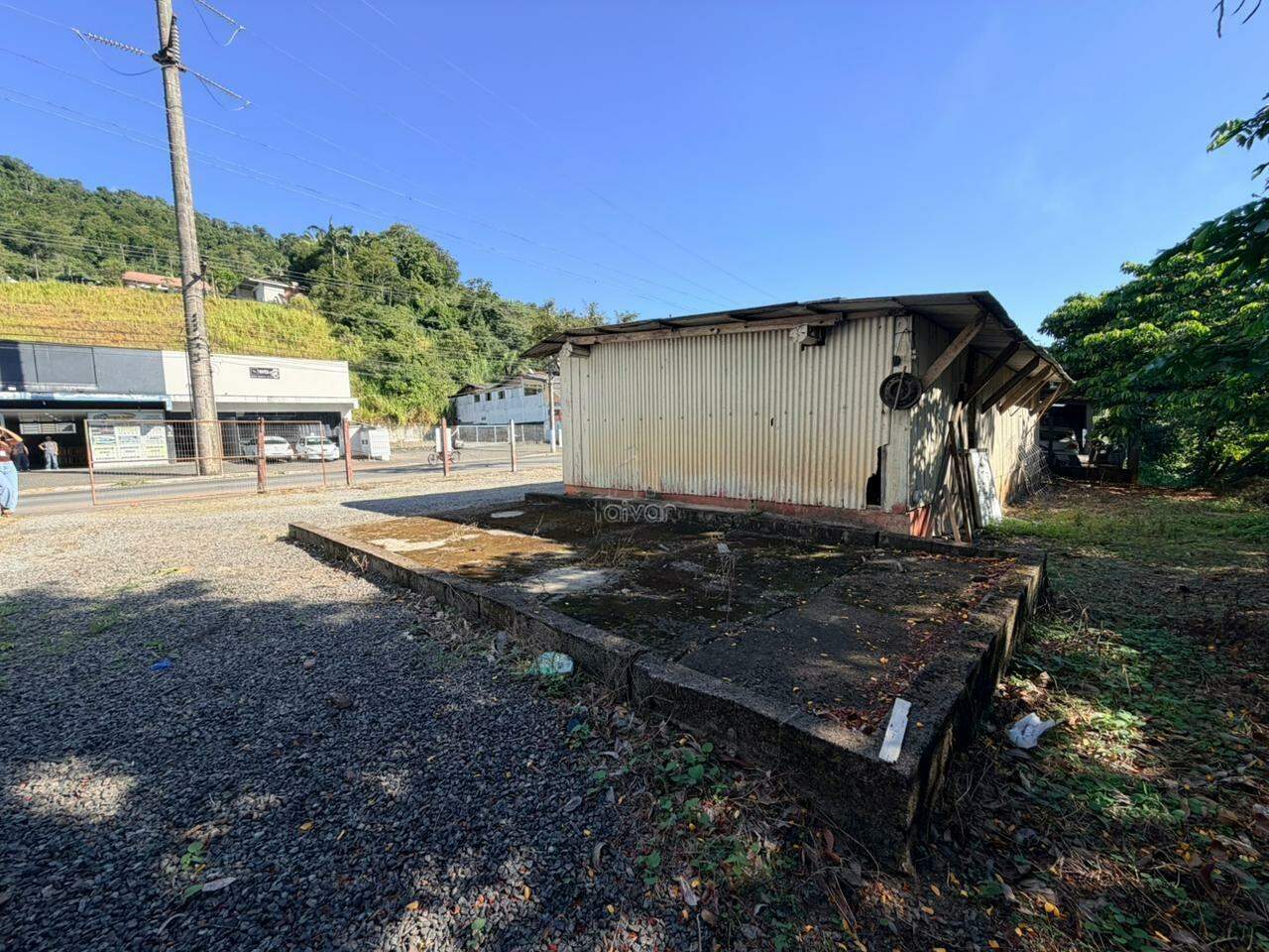 Terreno à venda no Barra do Rio Molha: 