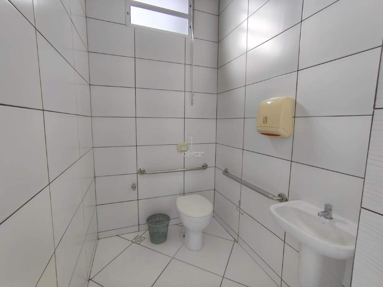 Sala Comercial para aluguel no Nereu Ramos: 