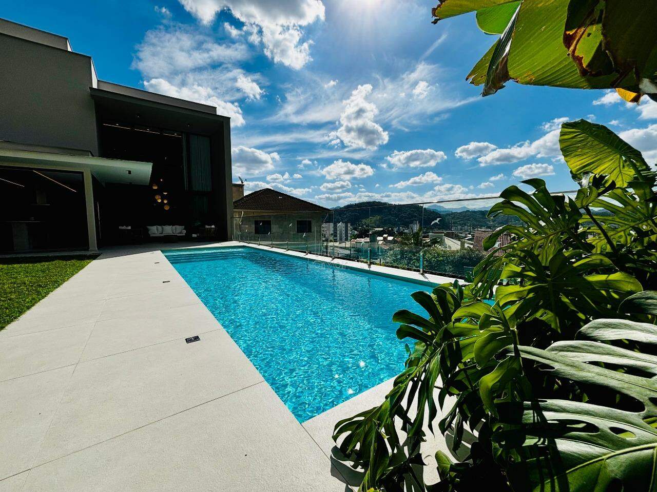 Casa à venda no Barra do Rio Cerro: 