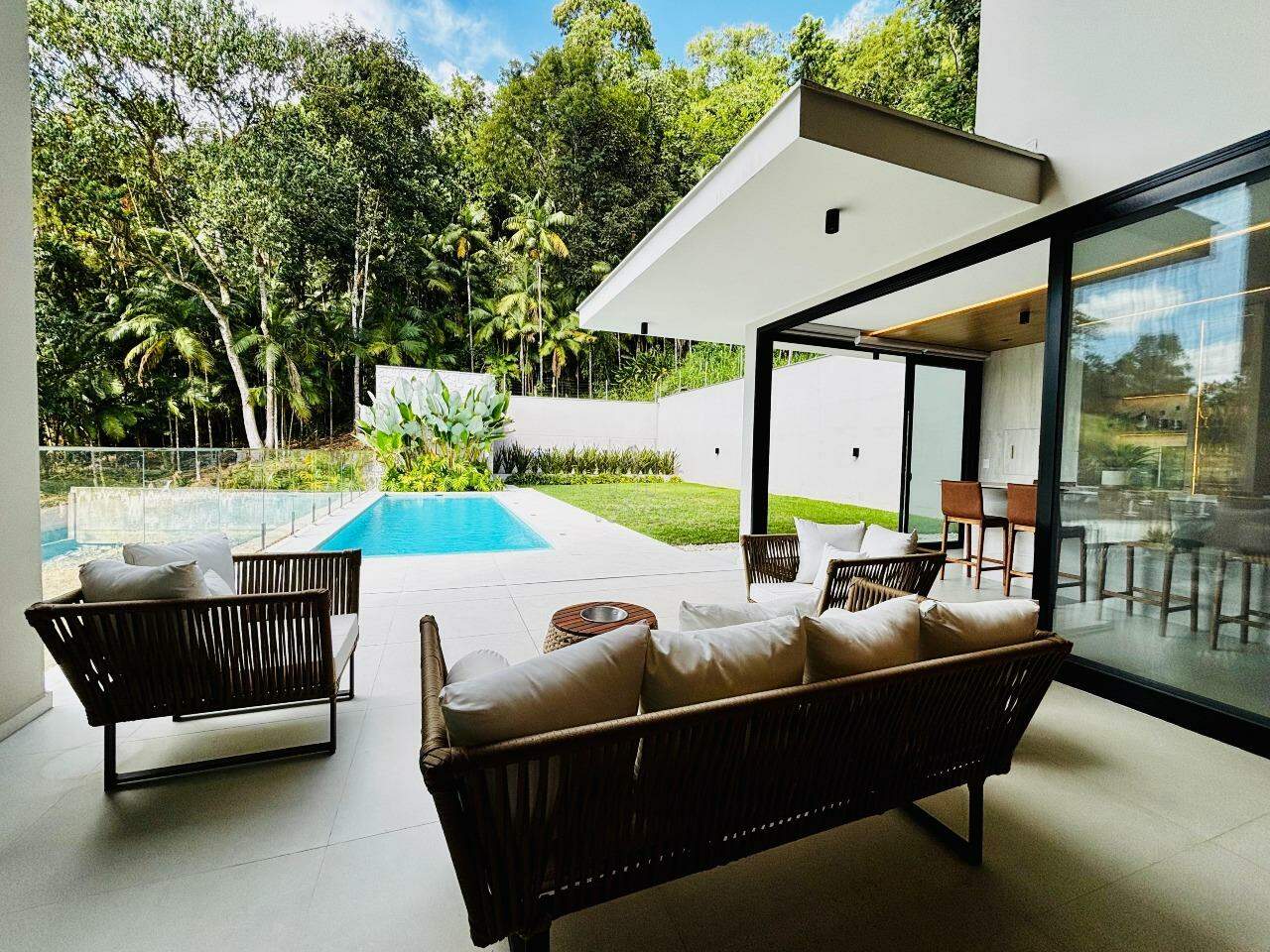 Casa à venda no Barra do Rio Cerro: 