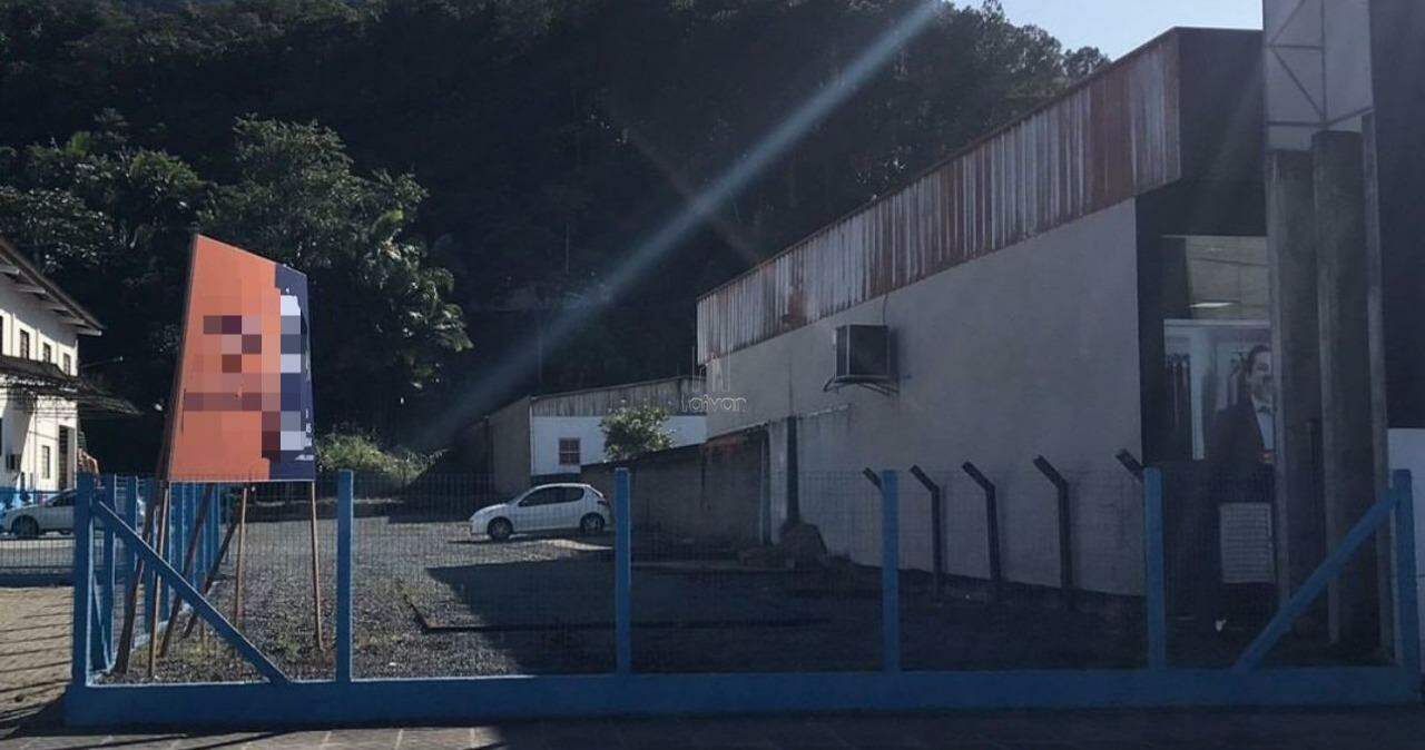 Terreno à venda no Centenário: 