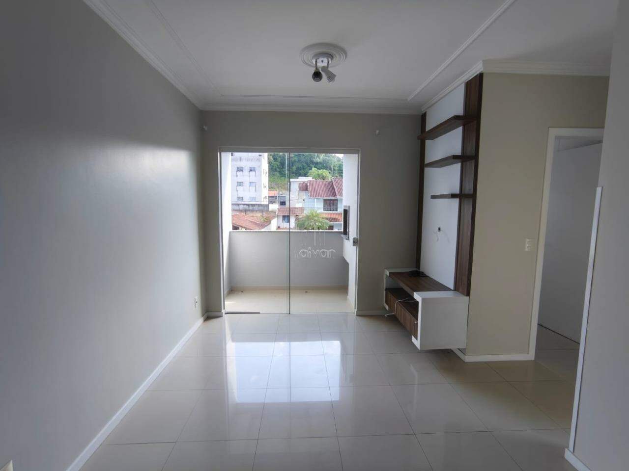 Apartamento para aluguel no Estrada Nova: 