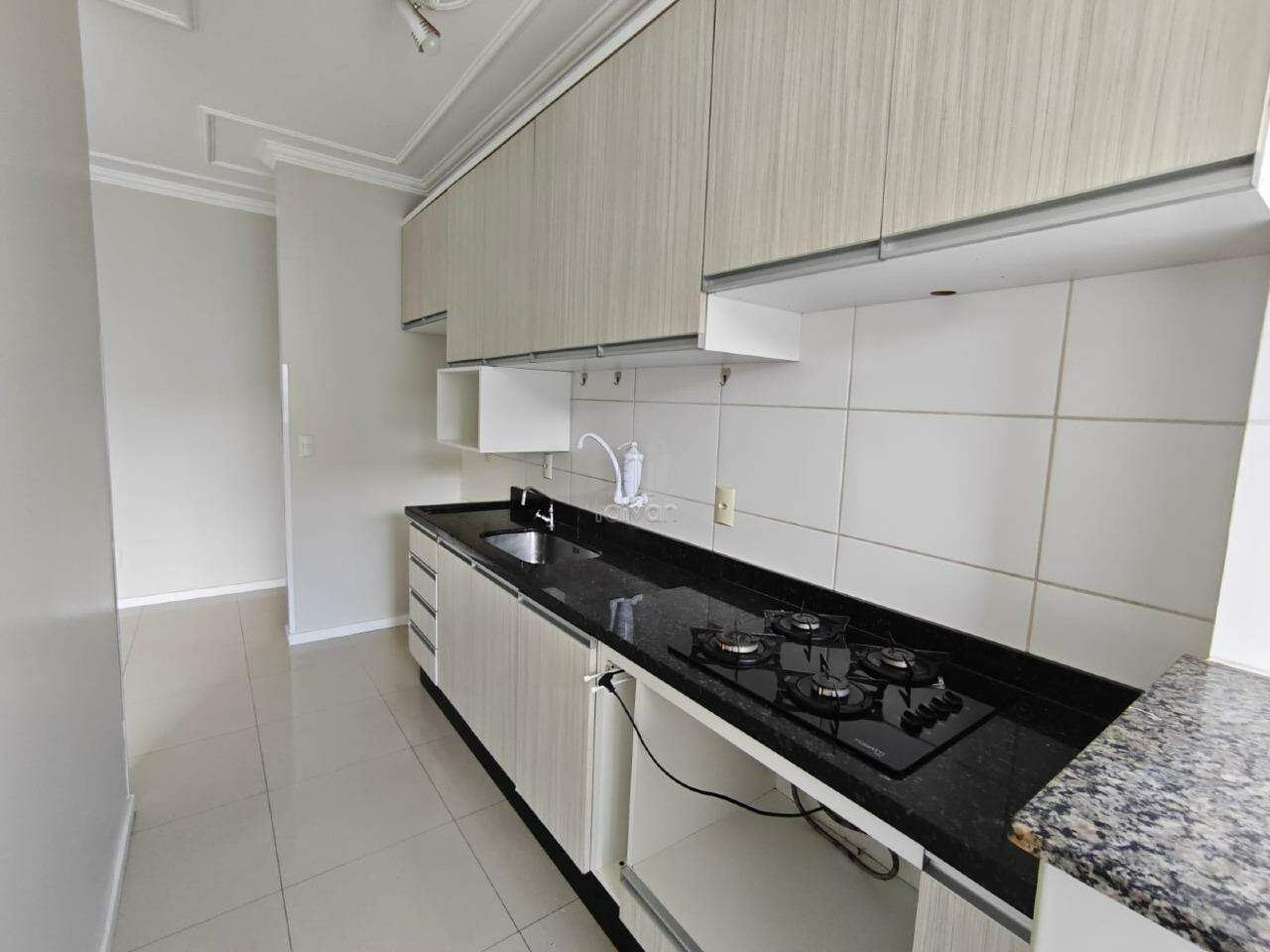 Apartamento para aluguel no Estrada Nova: 