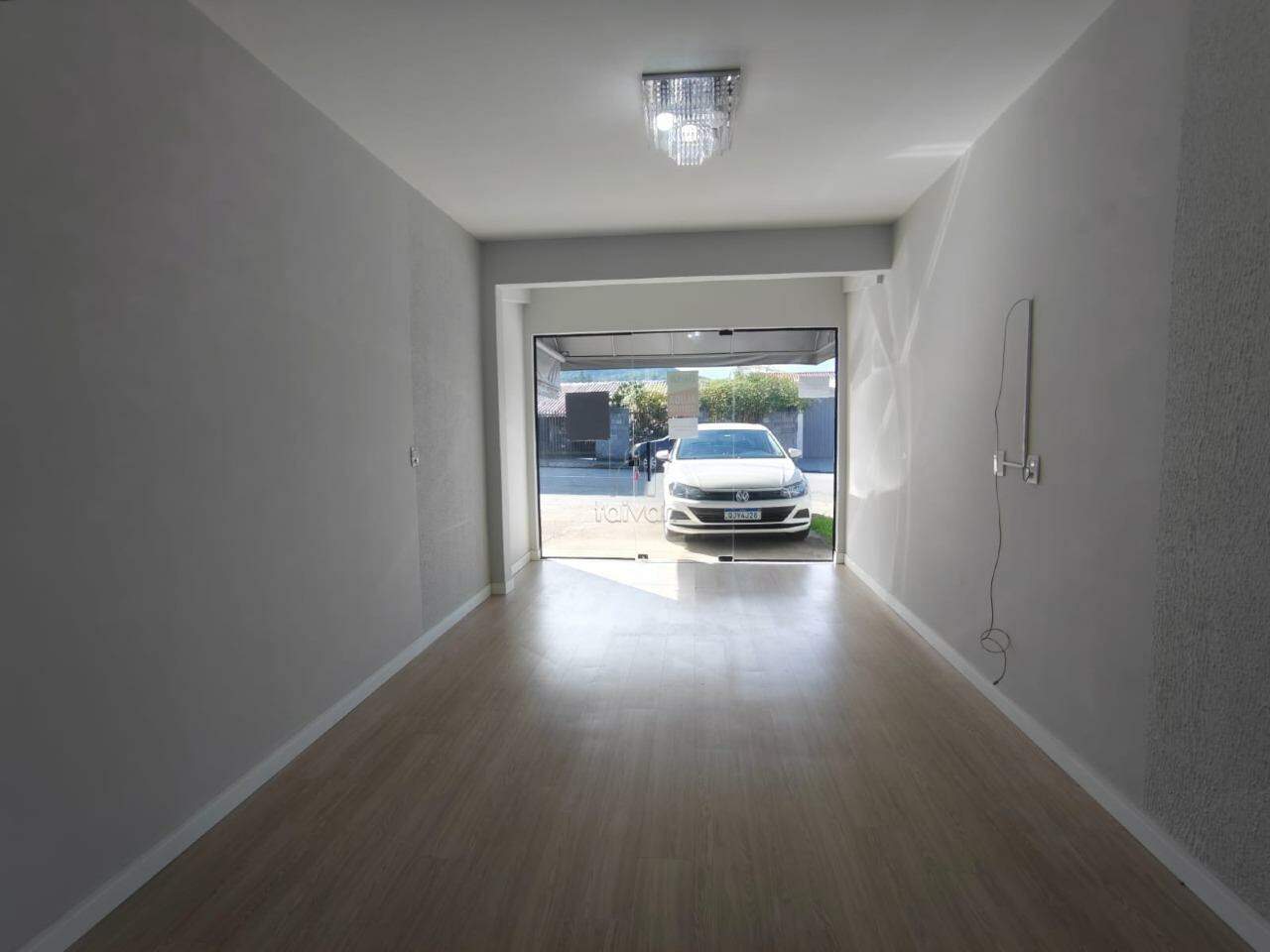 Sala Comercial para aluguel no Czerniewicz: 