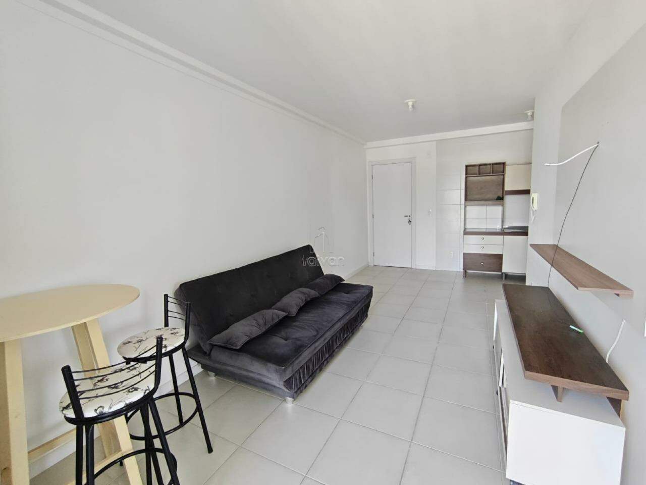 Apartamento para aluguel no Rau: 