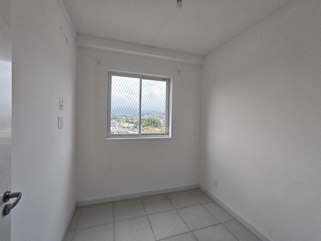 Apartamento para aluguel no Rau: 