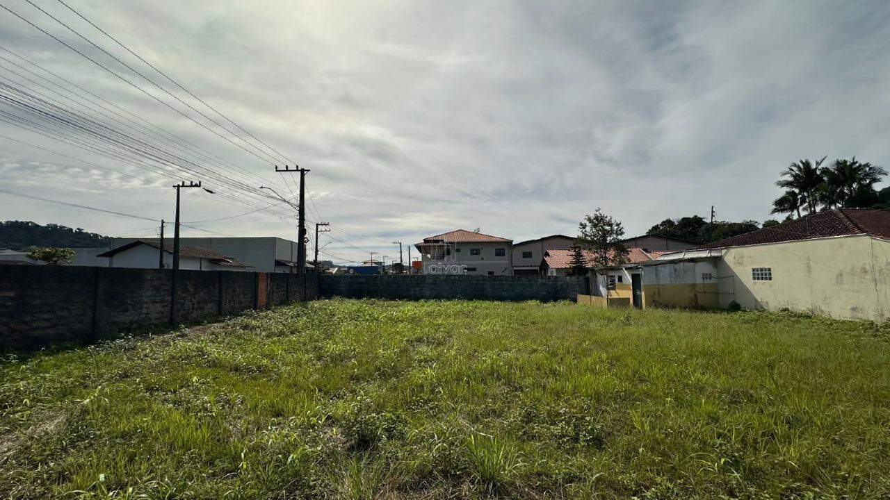Terreno à venda no Barra do Rio Cerro: 