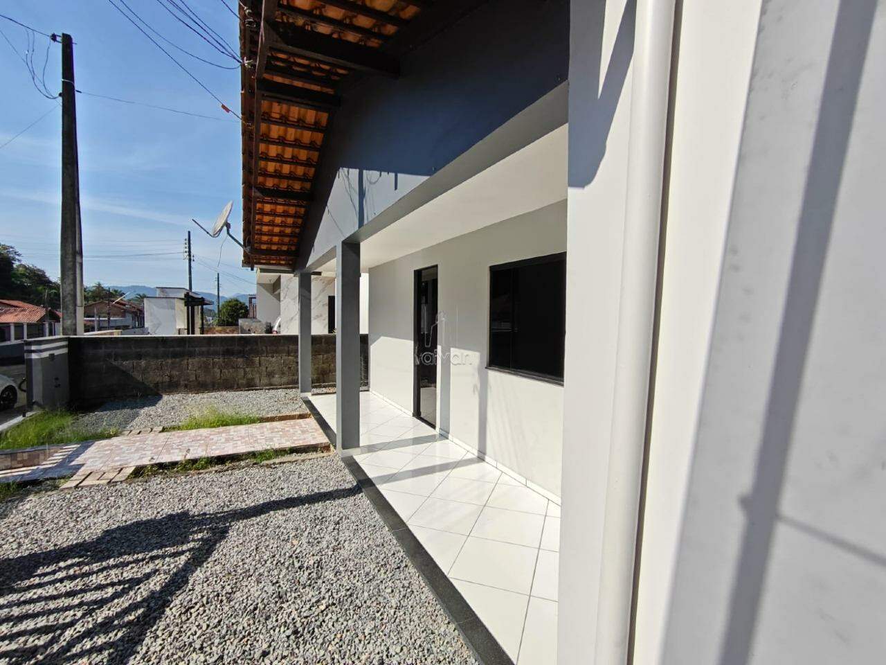 Casa para aluguel no Estrada Nova: 