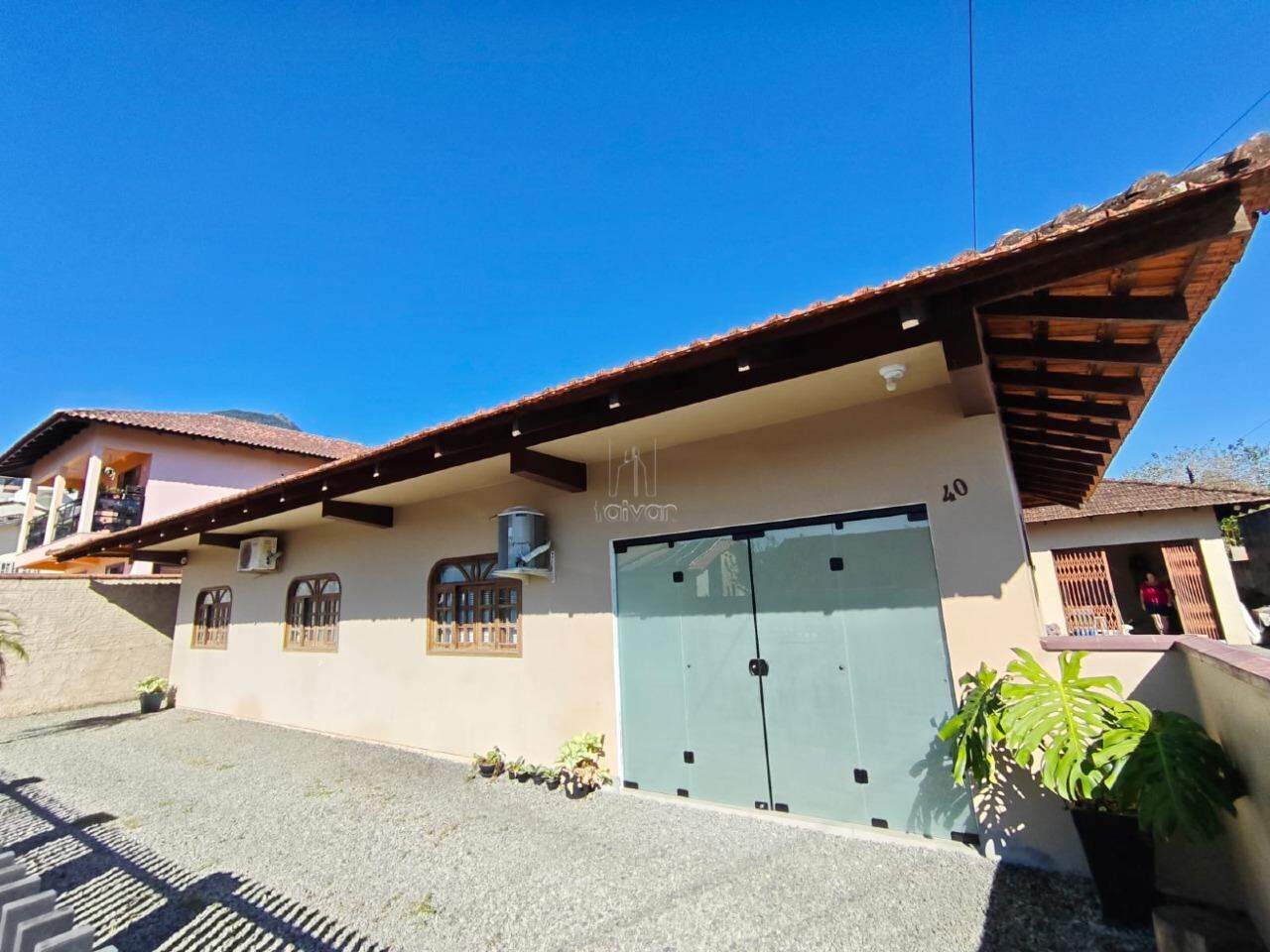 Casa para aluguel no Ilha Da Figueira: 