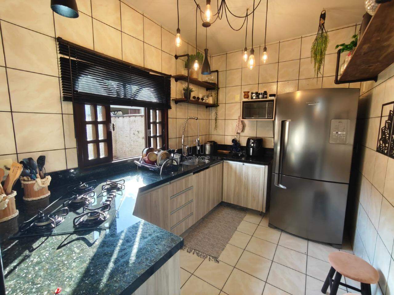 Casa para aluguel no Ilha Da Figueira: 