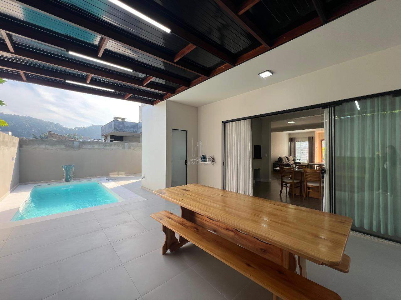 Casa à venda no Jaraguá 99: 