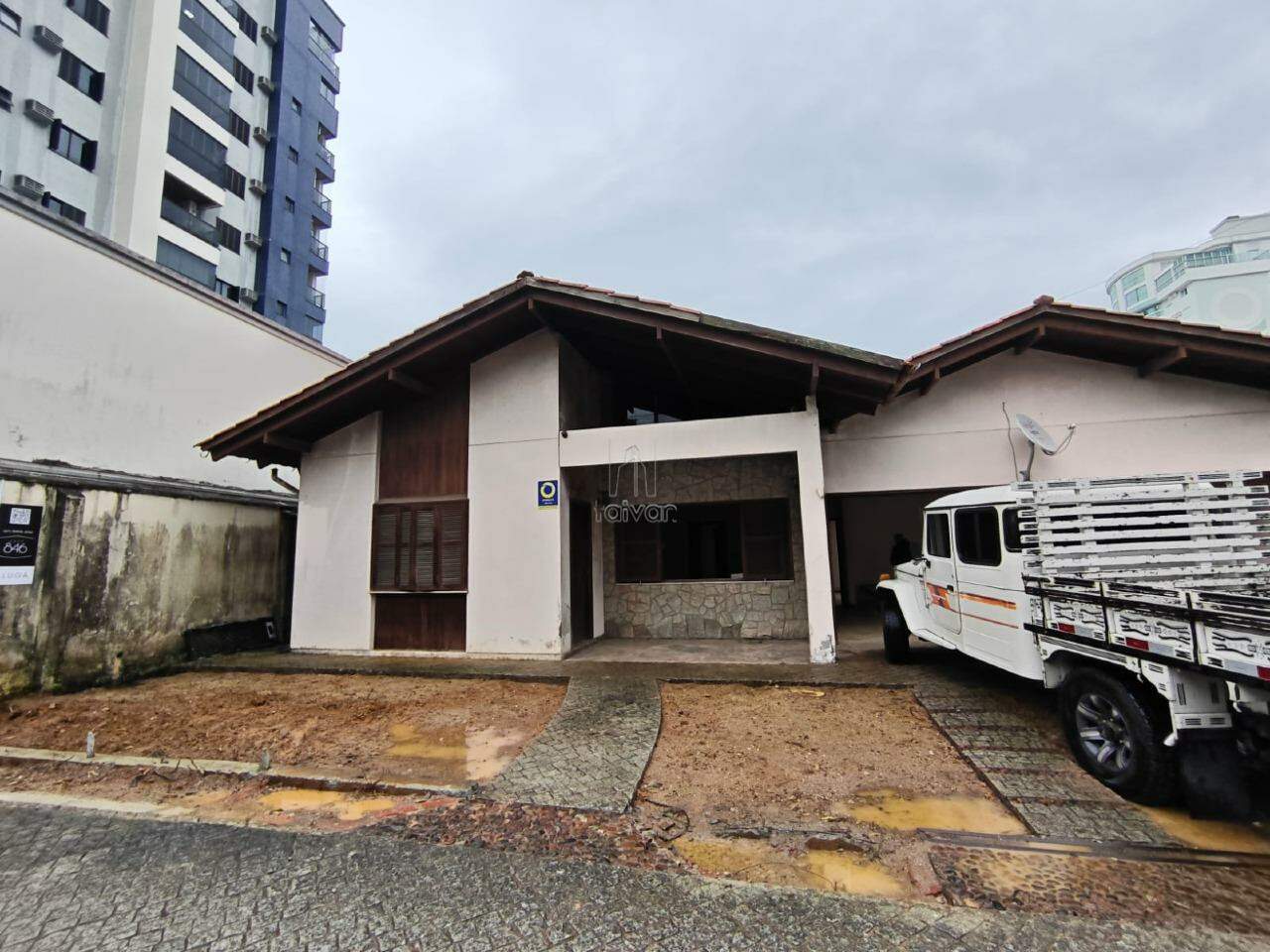 Casa para aluguel no Centro: 