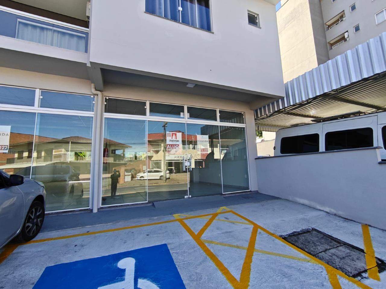 Sala Comercial para aluguel no Amizade: 