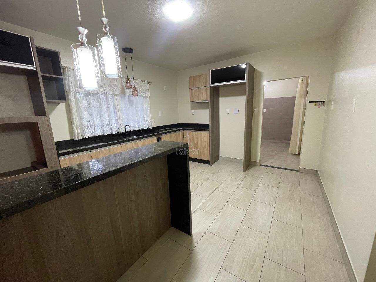 Casa para aluguel no Estrada Nova: 