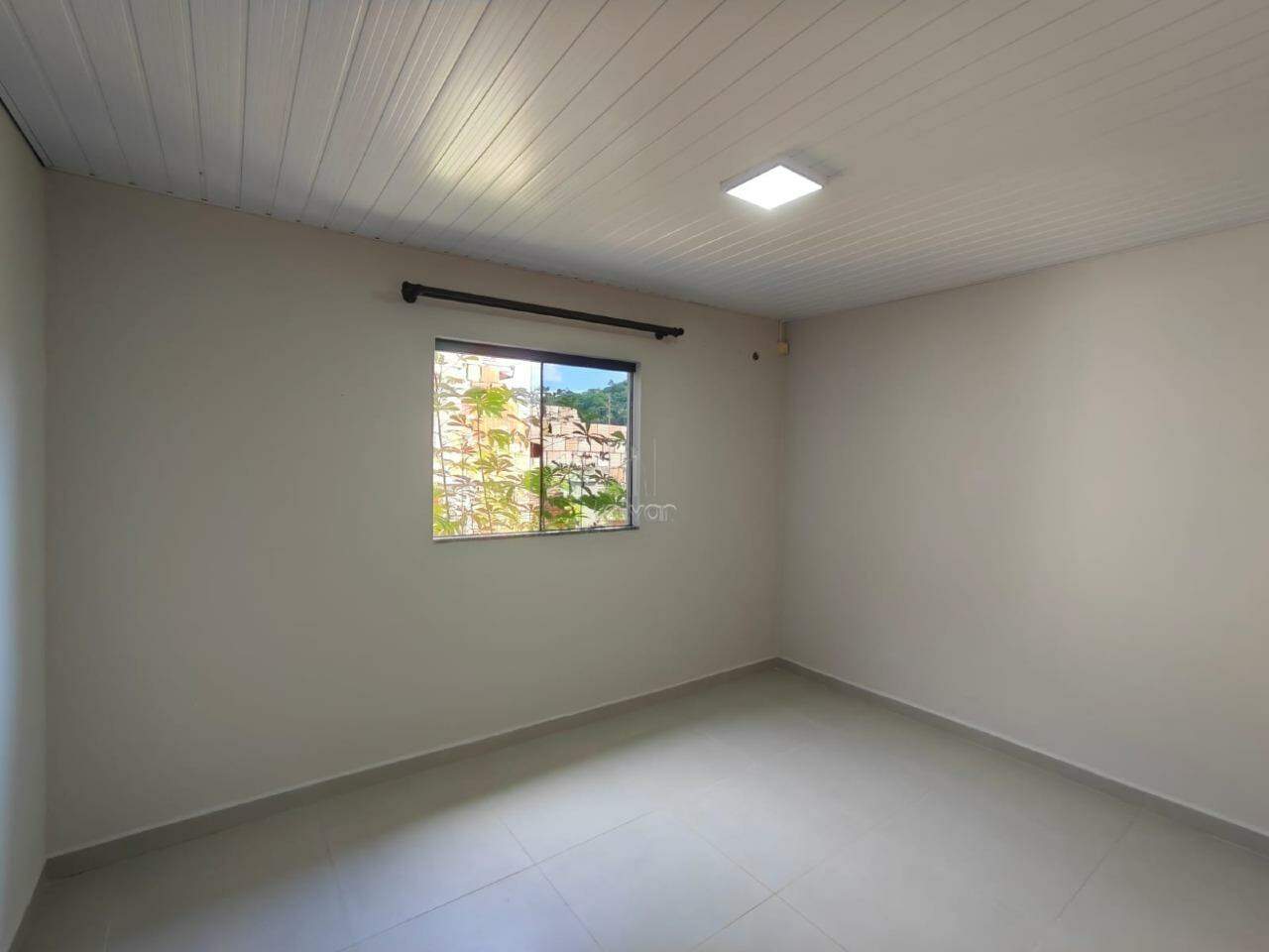 Casa para aluguel no Amizade: 