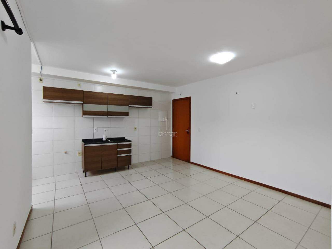 Apartamento para aluguel no Barra do Rio Cerro: 