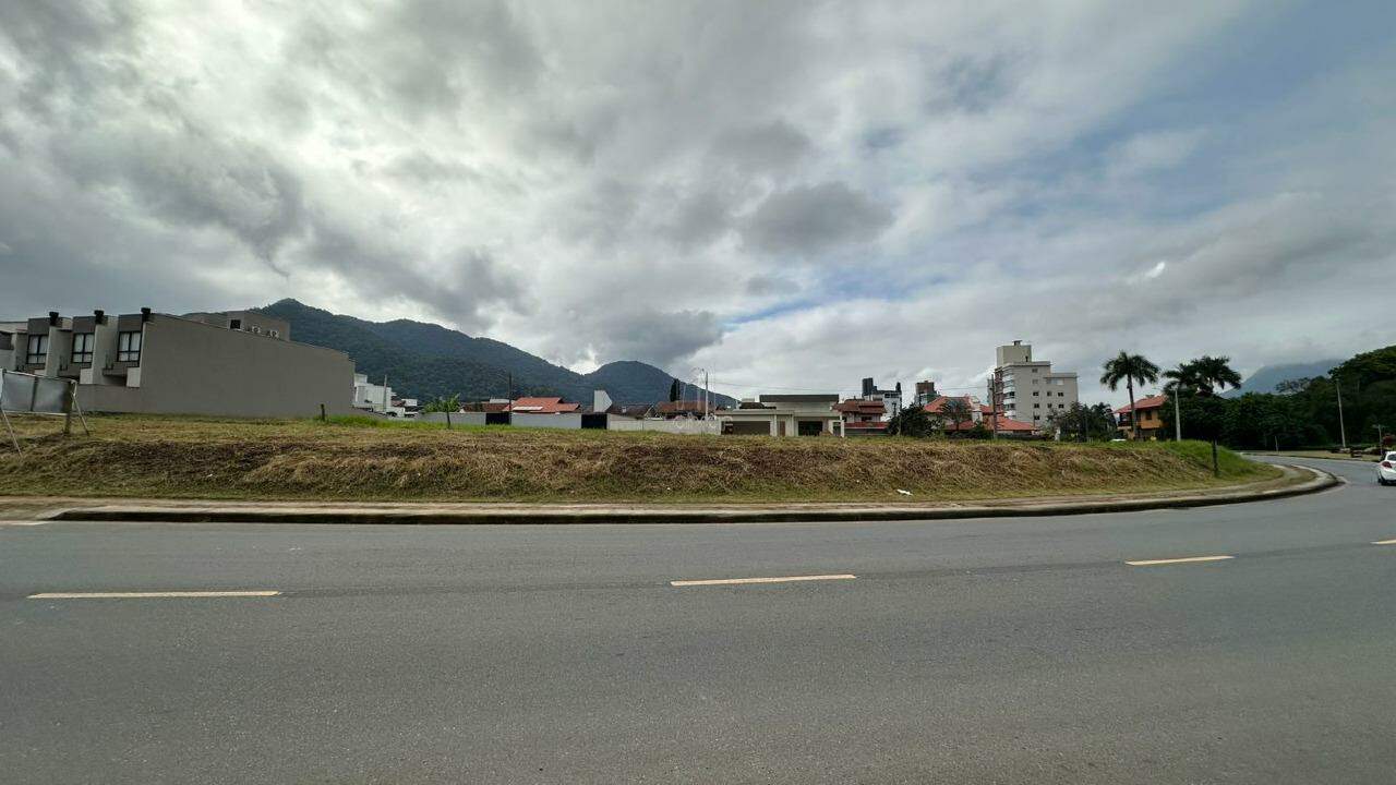 Terreno à venda no Czerniewicz: 