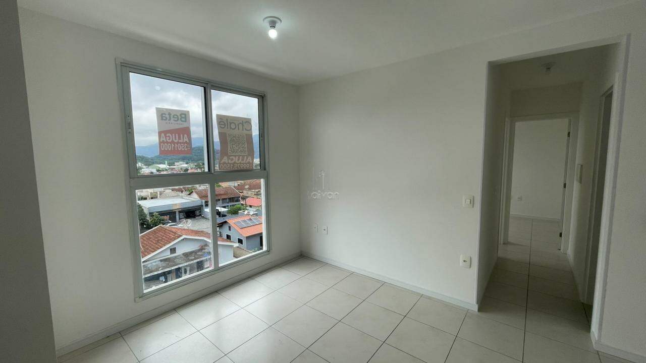 Apartamento para aluguel no Jaraguá 99: 