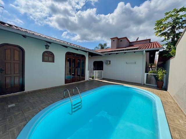 Casa para aluguel no Czerniewicz: 