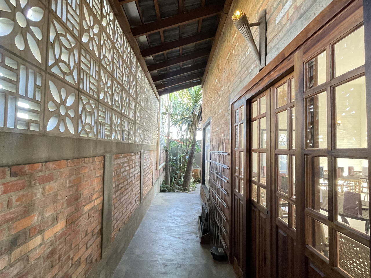 Casa comercial à venda no Amizade: 