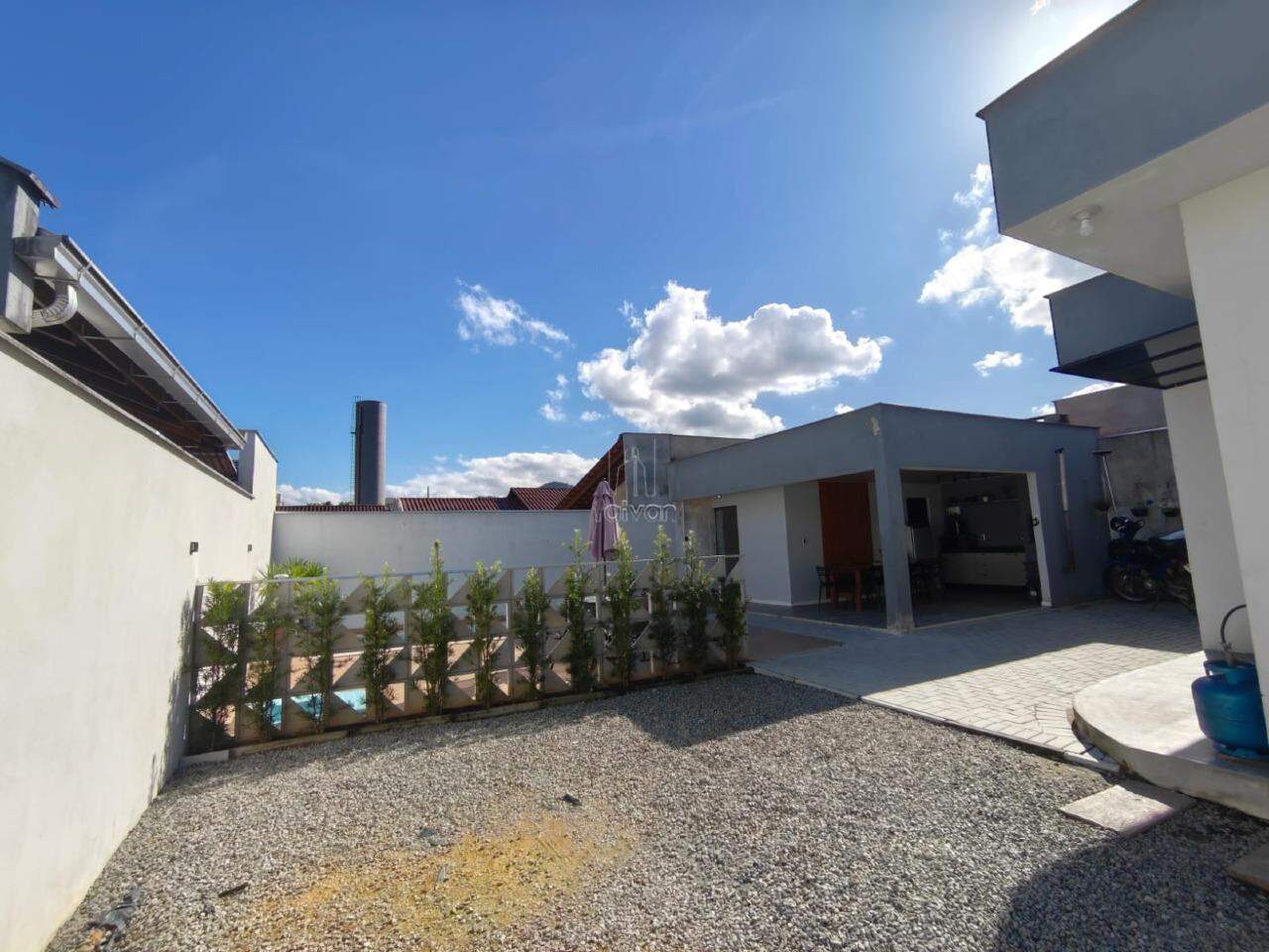 Casa à venda no Jaraguá 99: 