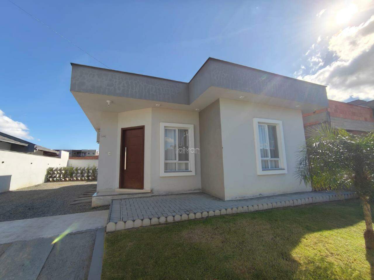 Casa à venda no Jaraguá 99: 