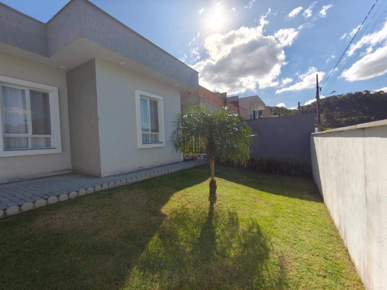 Casa à venda no Jaraguá 99: 