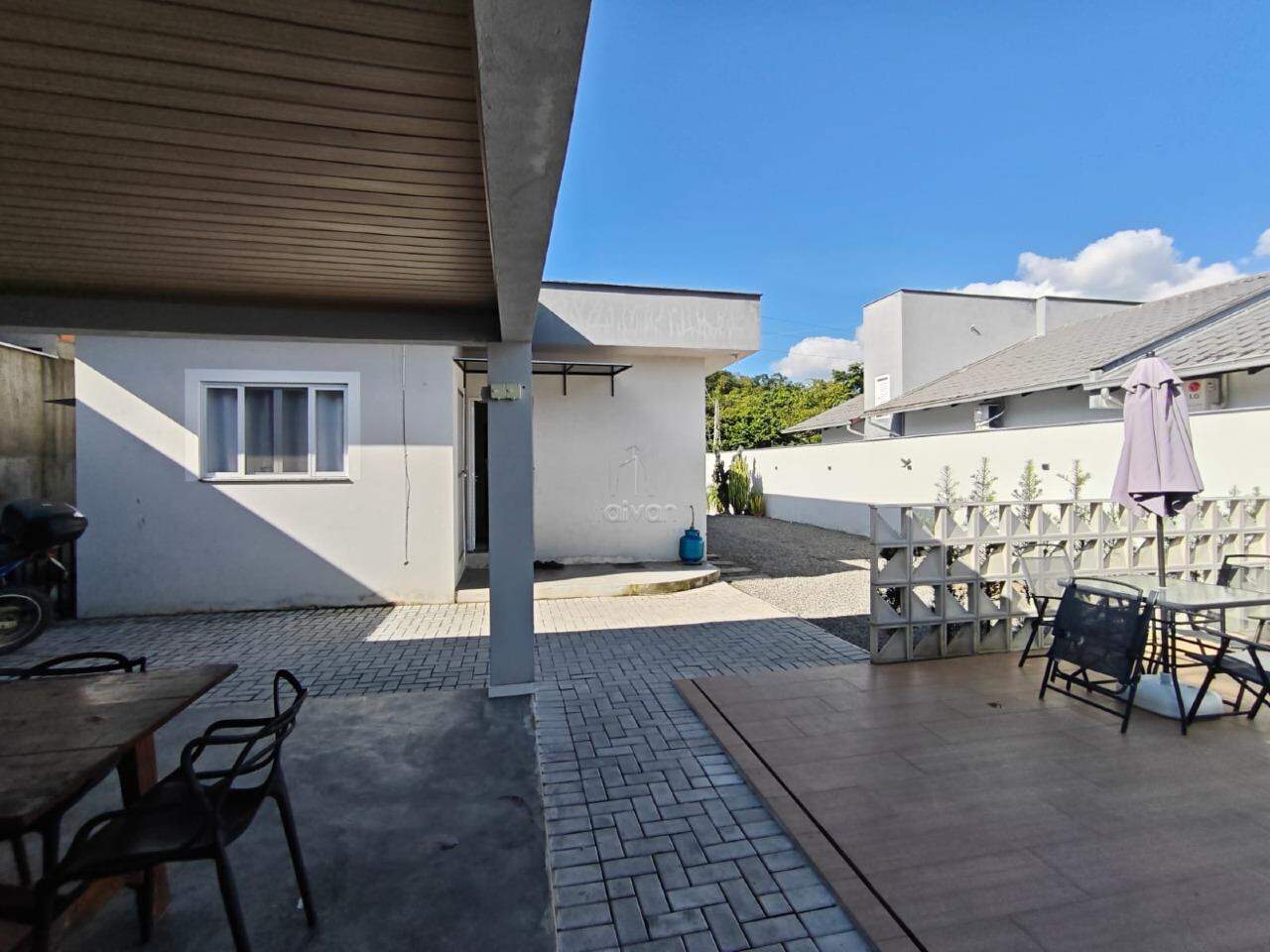 Casa à venda no Jaraguá 99: 