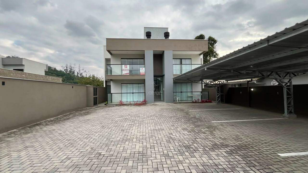 Apartamento à venda no Barra do Rio Cerro: 