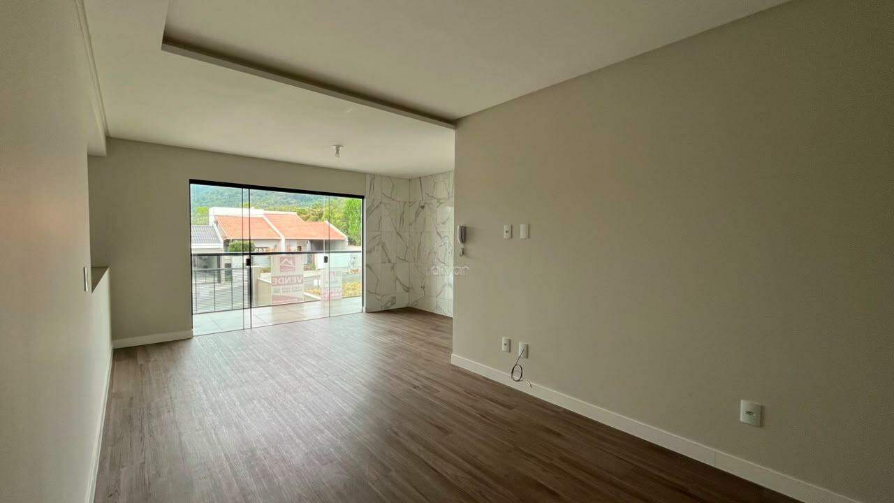 Apartamento à venda no Barra do Rio Cerro: 