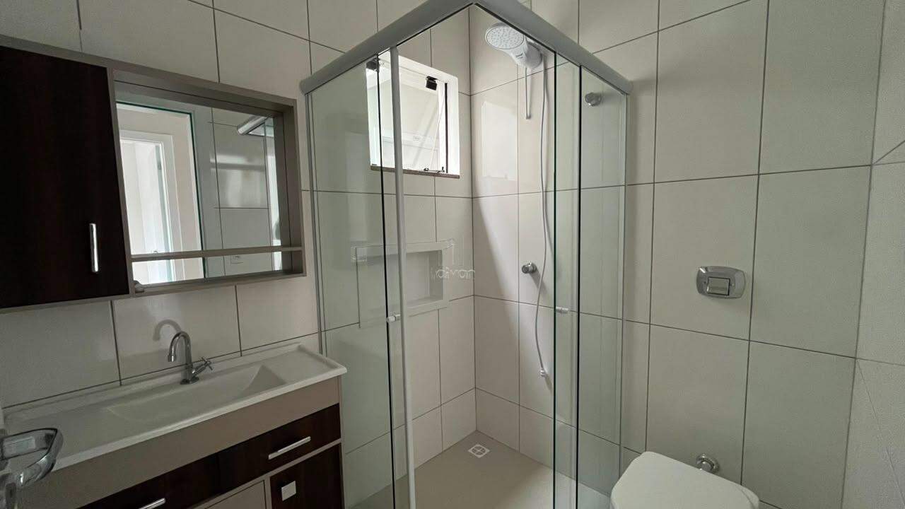 Apartamento à venda no Barra do Rio Cerro: 