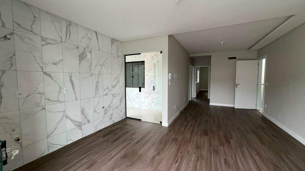 Apartamento à venda no Barra do Rio Cerro: 