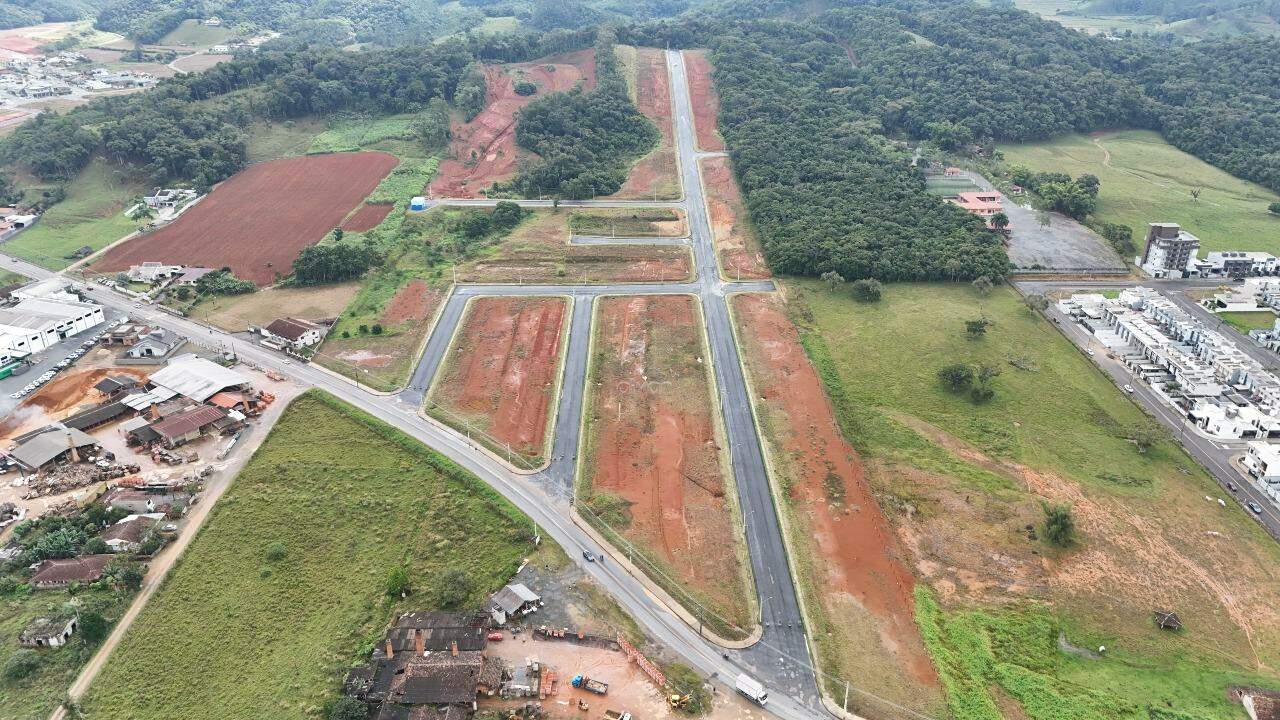 Lote à venda no Três Rios do Norte: 