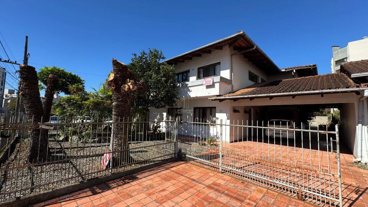 Casa à venda no Centro: 