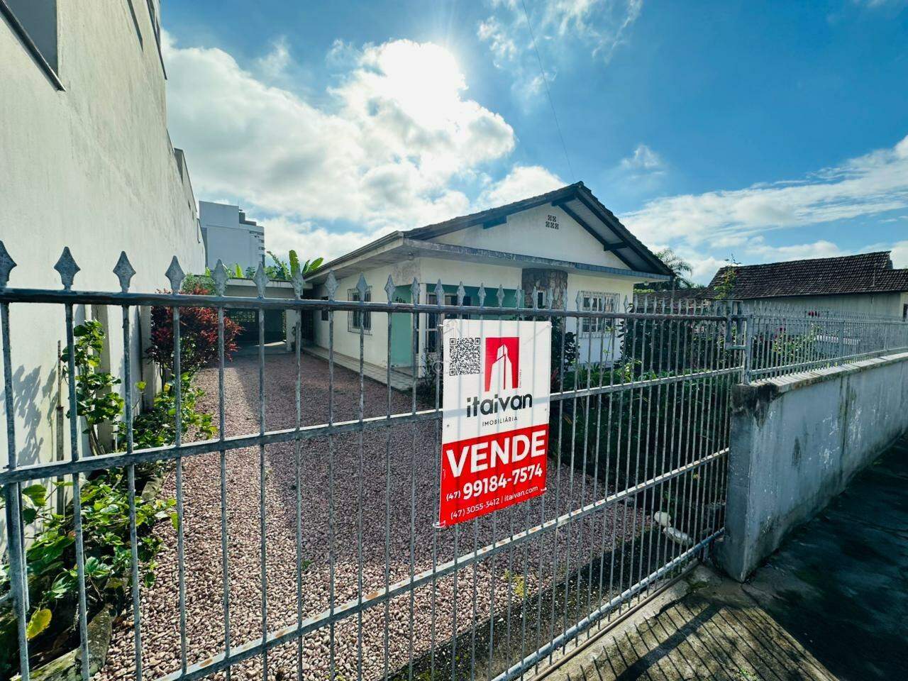 Casa à venda no Centro: 