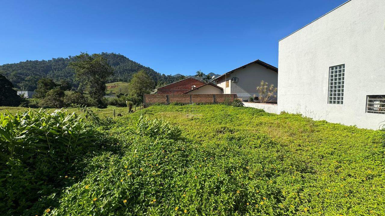 Terreno à venda no Barra do Rio Cerro: 