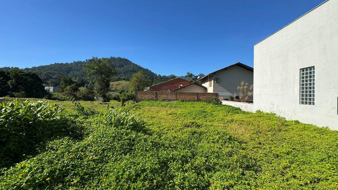 Terreno à venda no Barra do Rio Cerro: 